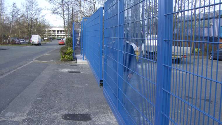 Cantilever Gate Example